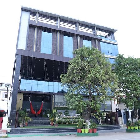 Hotel Moments Lucknow Dış mekan fotoğraf
