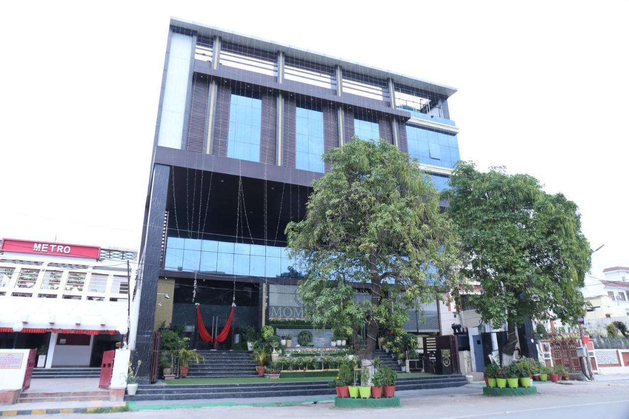 Hotel Moments Lucknow Dış mekan fotoğraf