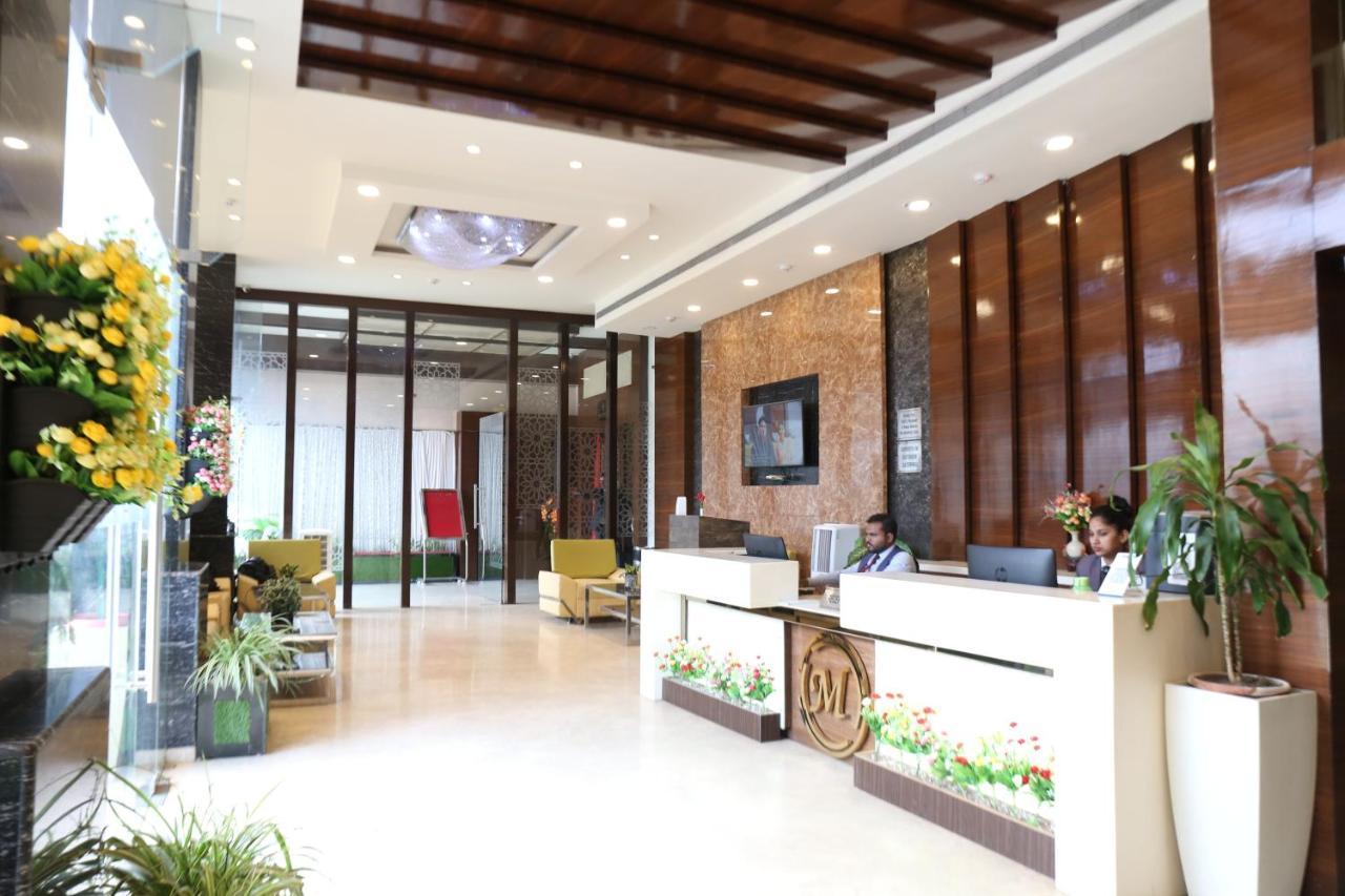 Hotel Moments Lucknow Dış mekan fotoğraf